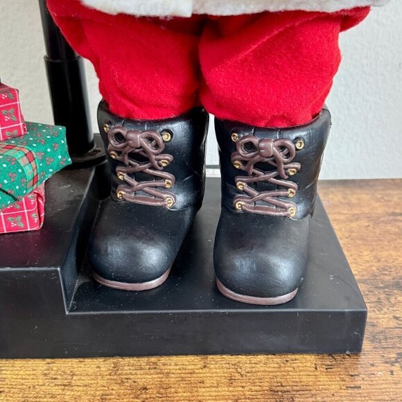 1993 Vintage Santa Lighted Lamp Post Christmas 36" Tall With Cats Music Box - Picture 12 of 17